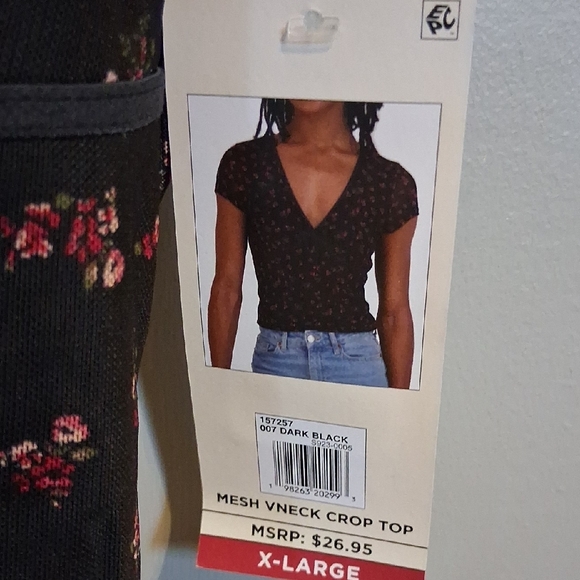 Aeropostale Black Floral Mesh Crop Top - Picture 2 of 4